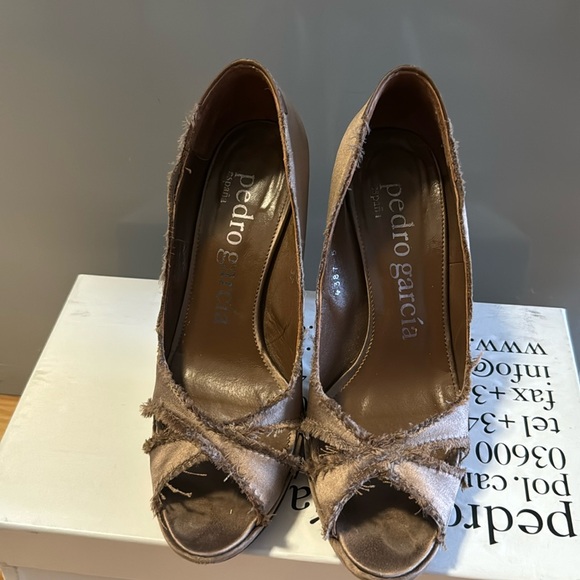 Pedro Garcia satin heels - Picture 2 of 5